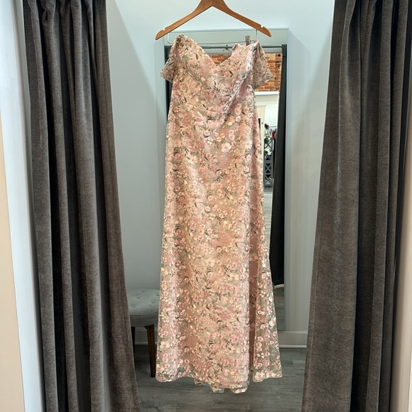 NEW - JENNY YOO - REINA OFF THE SHOULDER FLORAL DRESS- BLUSH - SIZE 14 - Picture 7 of 8